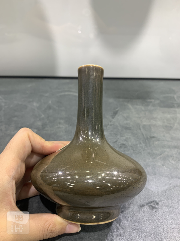 清晚期茶叶末釉荸荠瓶 - 图2